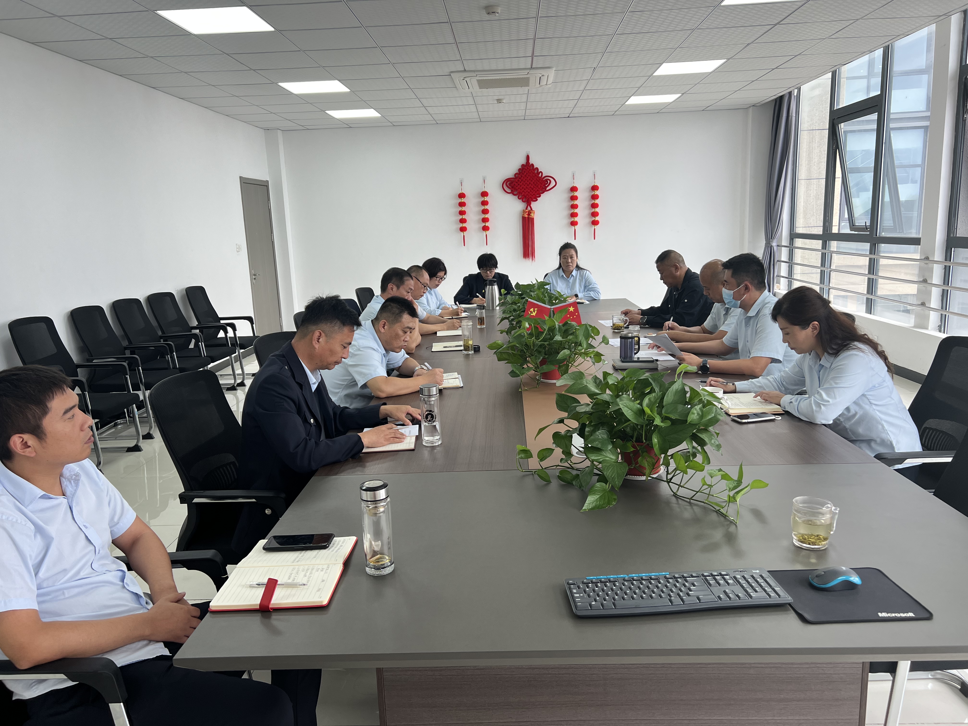 公交集團經營發展事業部召開中秋國慶期間作風建設專題會議