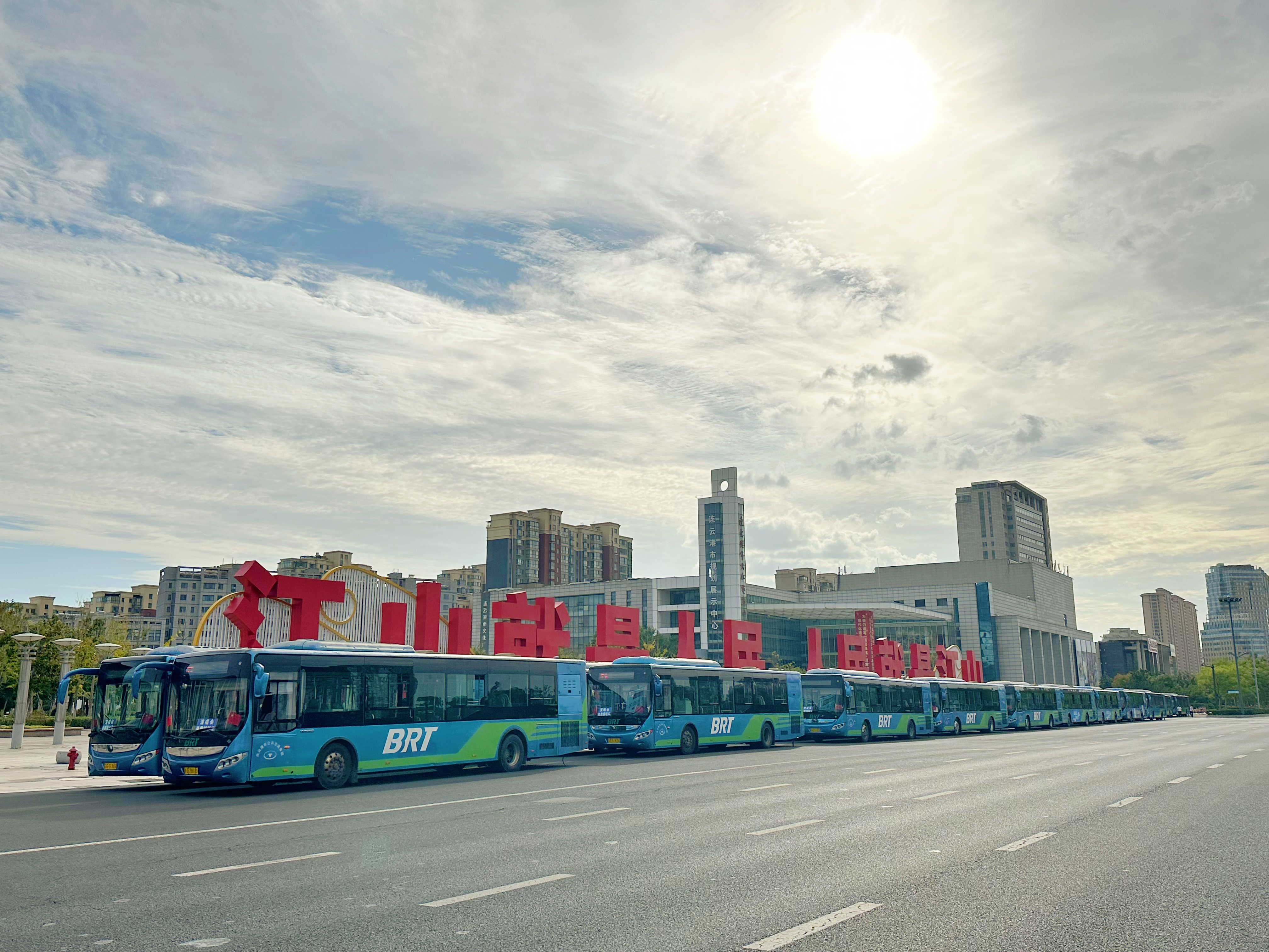 公交集團(tuán)圓滿完成國緣四開· 2023連云港群星演唱會交通運(yùn)輸保障工作