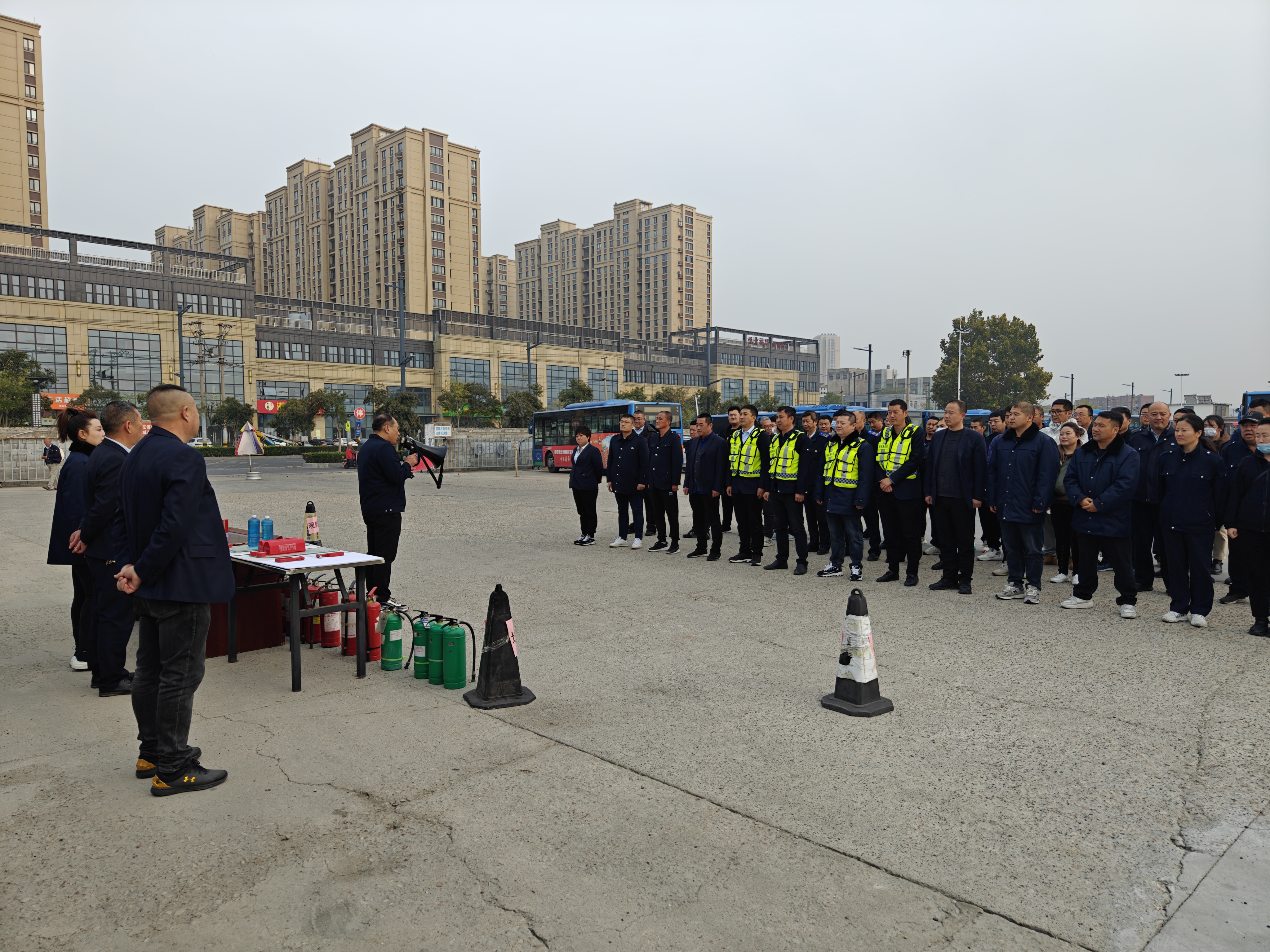 公交集團公交事業一部開展“11.9”安全消防演練活動