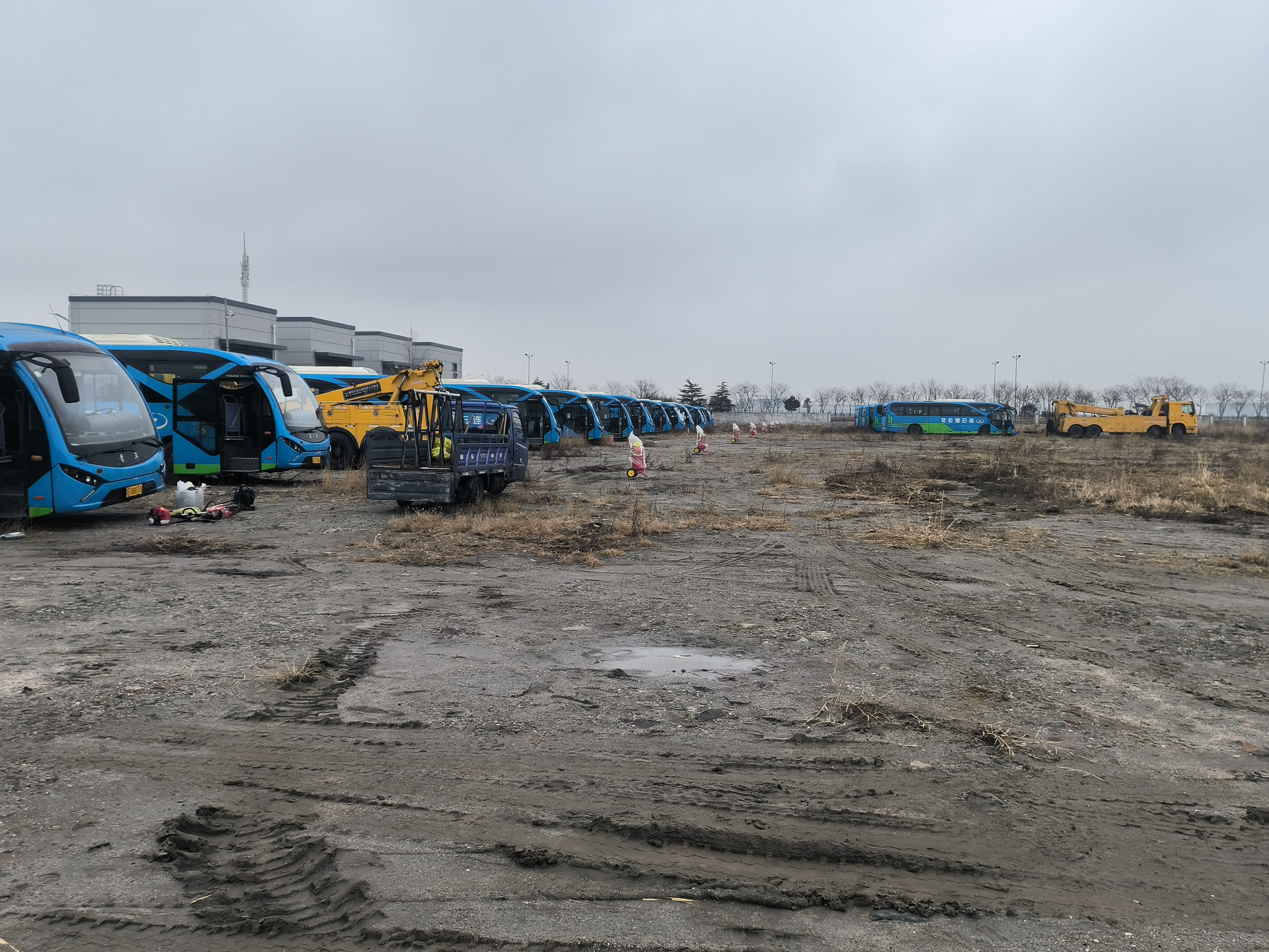 公交集團(tuán)經(jīng)營(yíng)發(fā)展事業(yè)部清掃場(chǎng)站，消除安全隱患