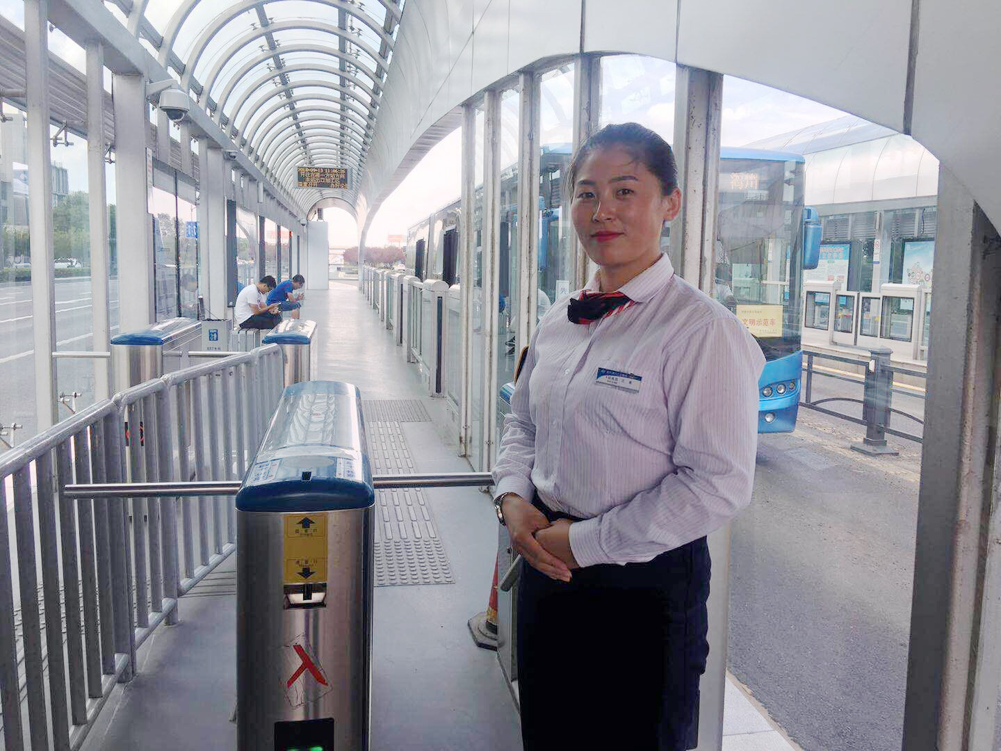 公交集團快速公司站務(wù)員用平凡的崗位展現(xiàn)不平凡的風(fēng)采