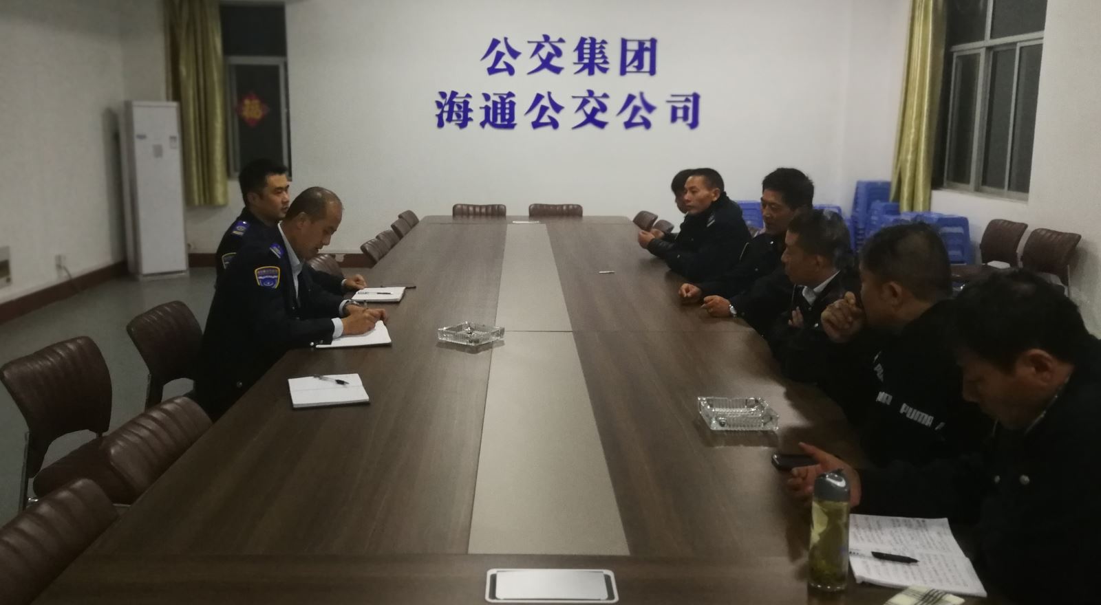 公交集團海通公交公司召開一線職工安全、服務座談會