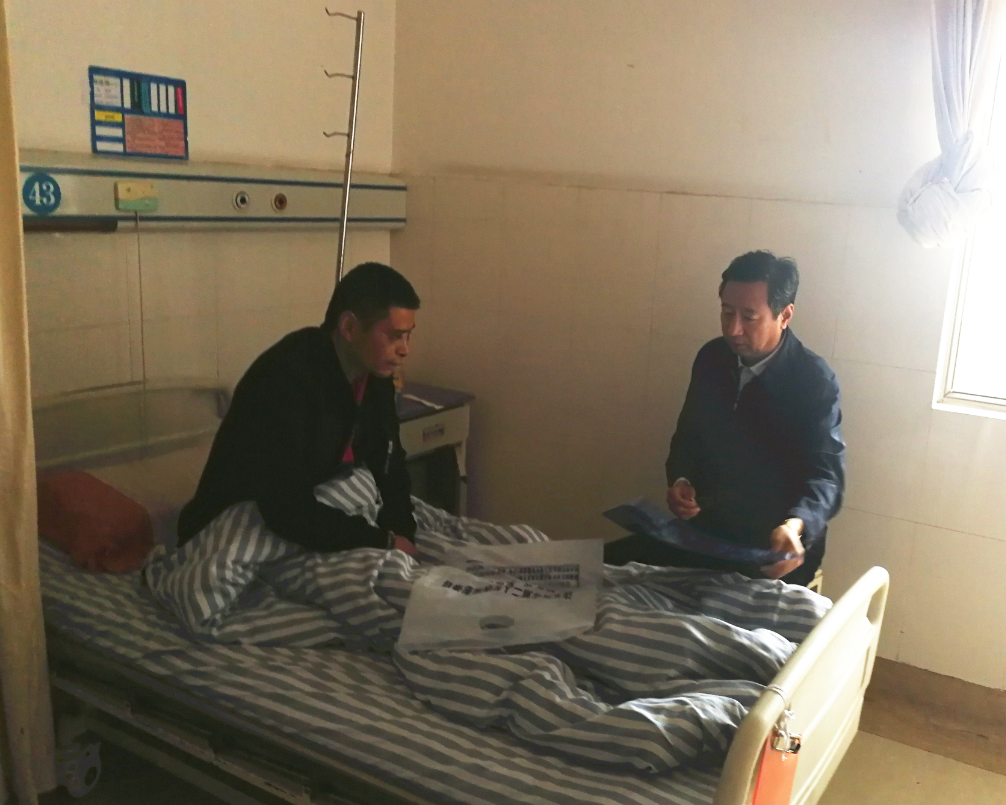 公交集團(tuán)黨委書記、總經(jīng)理劉佃華慰問受傷駕駛員