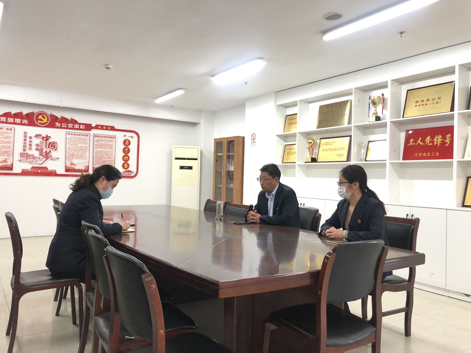 公交集團開展節(jié)前作風(fēng)檢查，確保廉潔過節(jié)