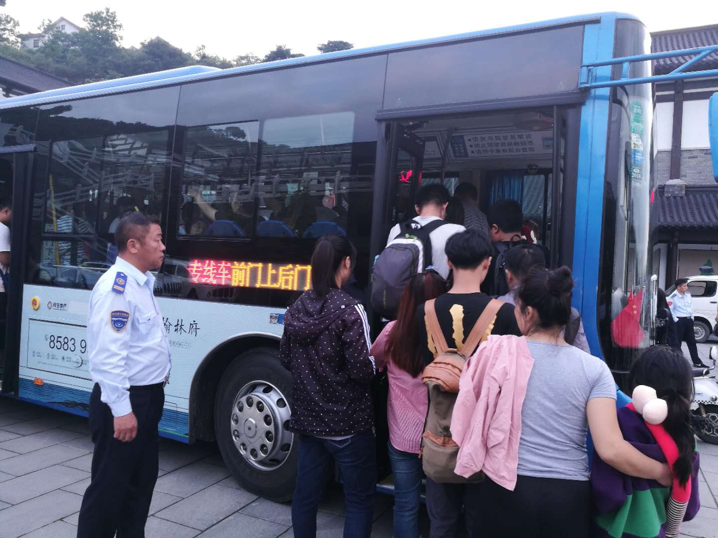 公交海州公司全力做好“國慶”、“中秋”應急保障工作