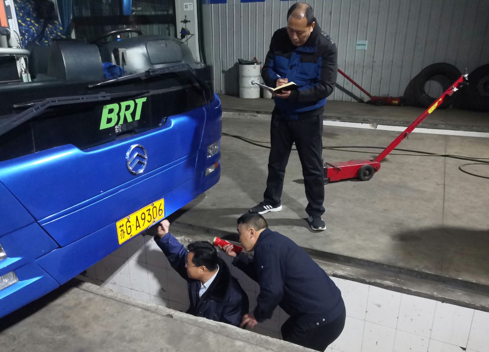 公交集團(tuán)快速公交事業(yè)部展機(jī)務(wù)專項(xiàng)大檢查工作