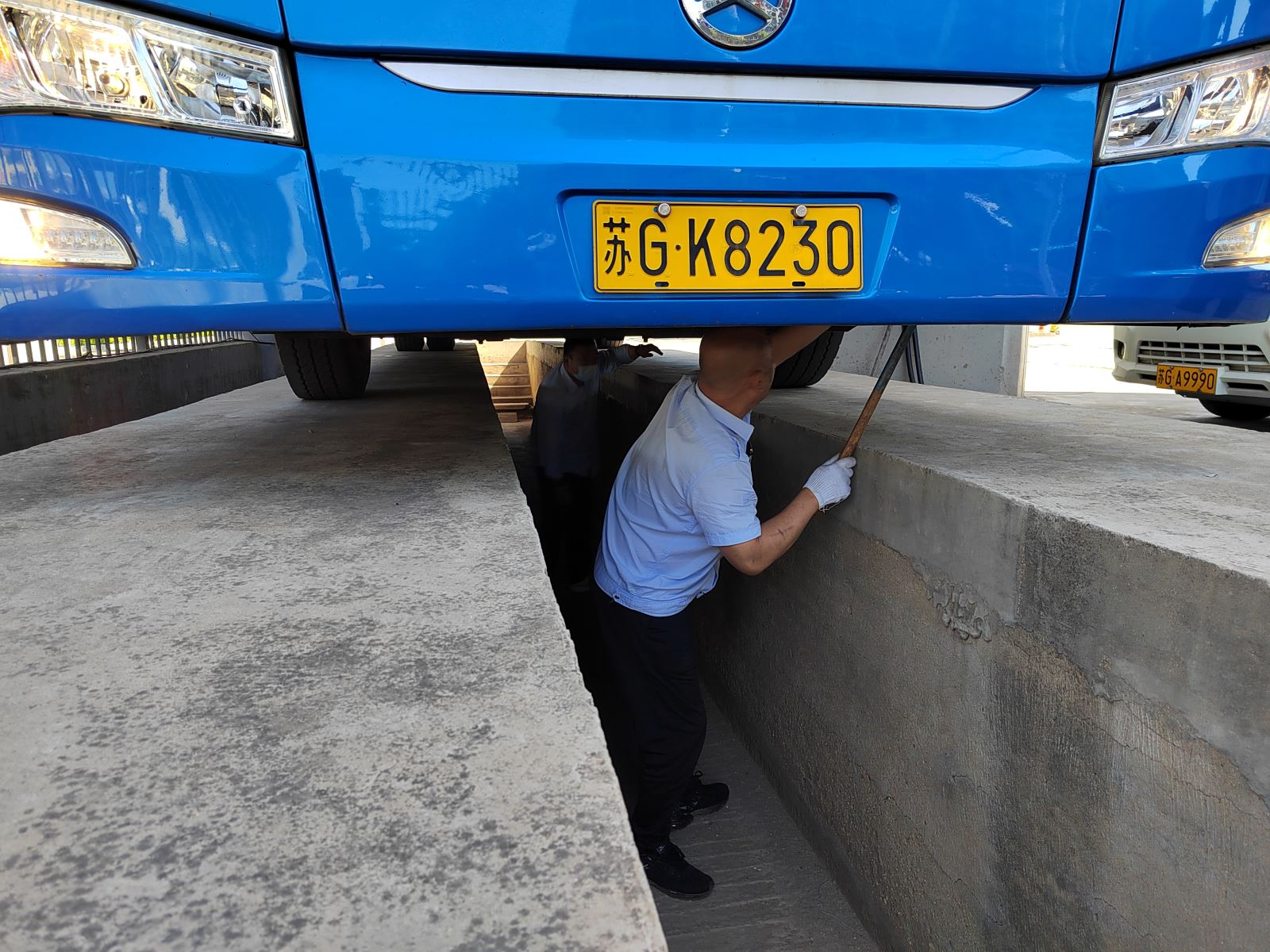 公交事業(yè)二部開展端午節(jié)前機(jī)務(wù)專項檢查