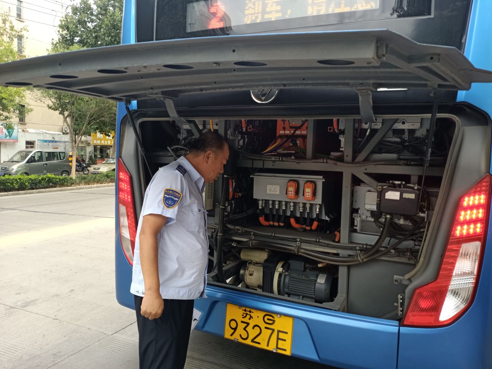 用我的一份堅(jiān)守 換您長(zhǎng)假平安出行