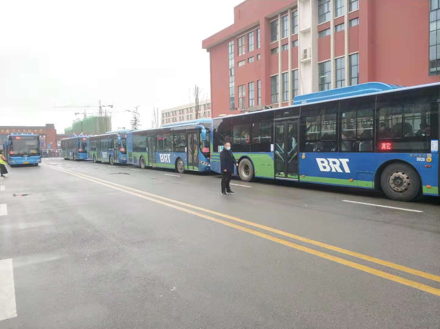 快速公交事業(yè)部圓滿完成連云港華杰實(shí)驗(yàn)學(xué)校定制公交運(yùn)輸任務(wù)