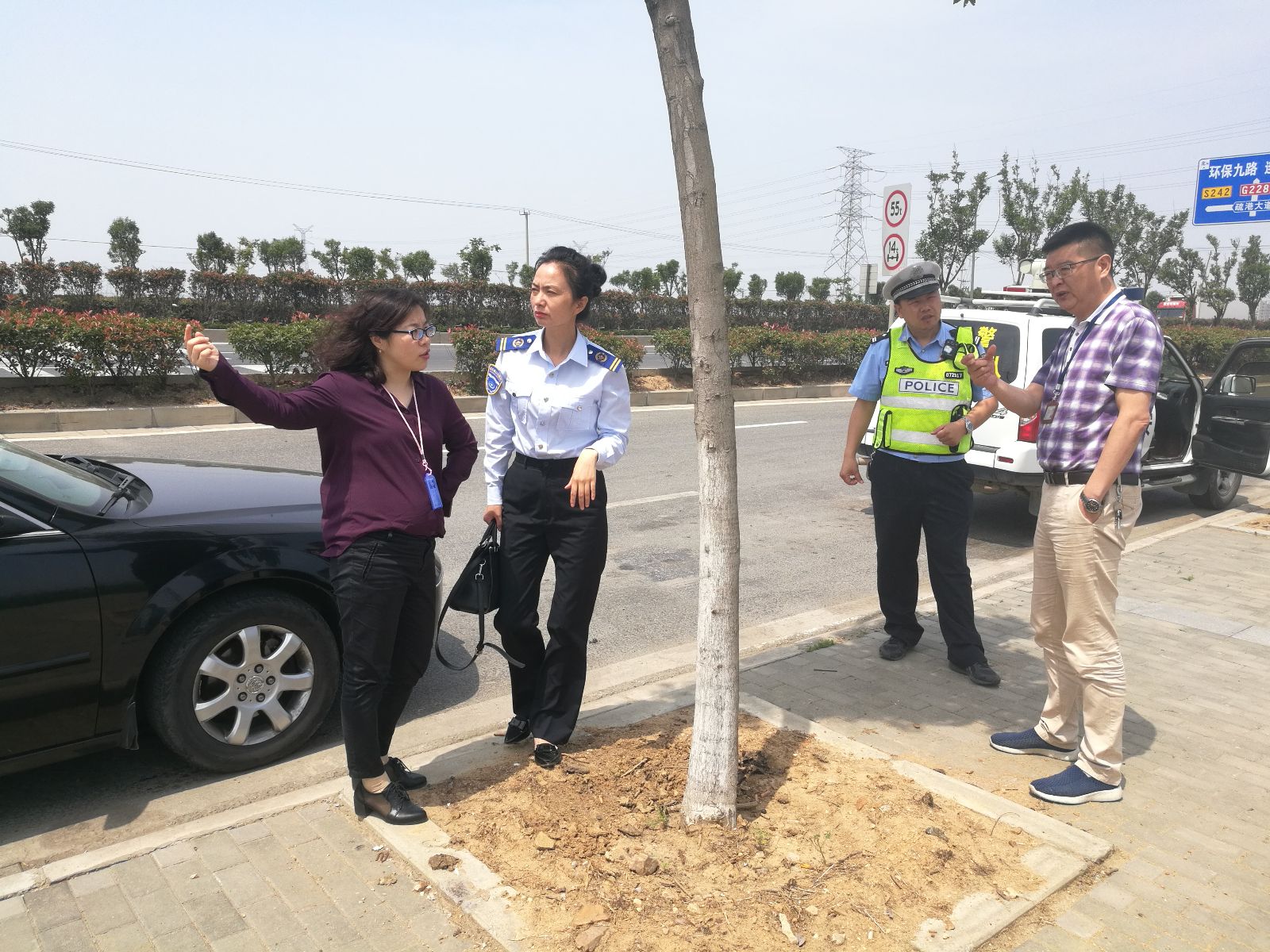 公交集團佳連公司現場勘察徐圩新區公交通行道路情況