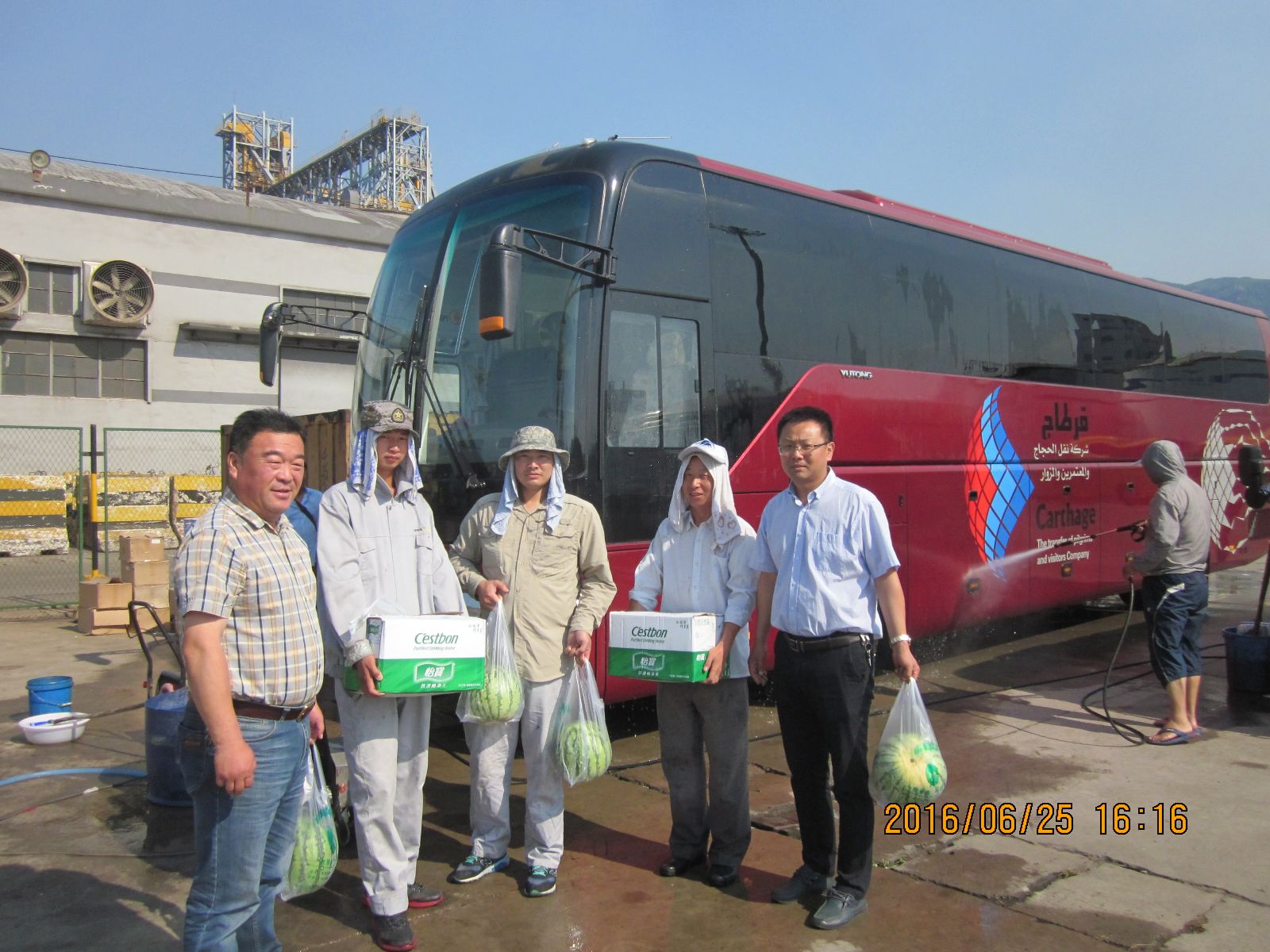 公交大浦廠夏日送清涼 防暑降溫促生產