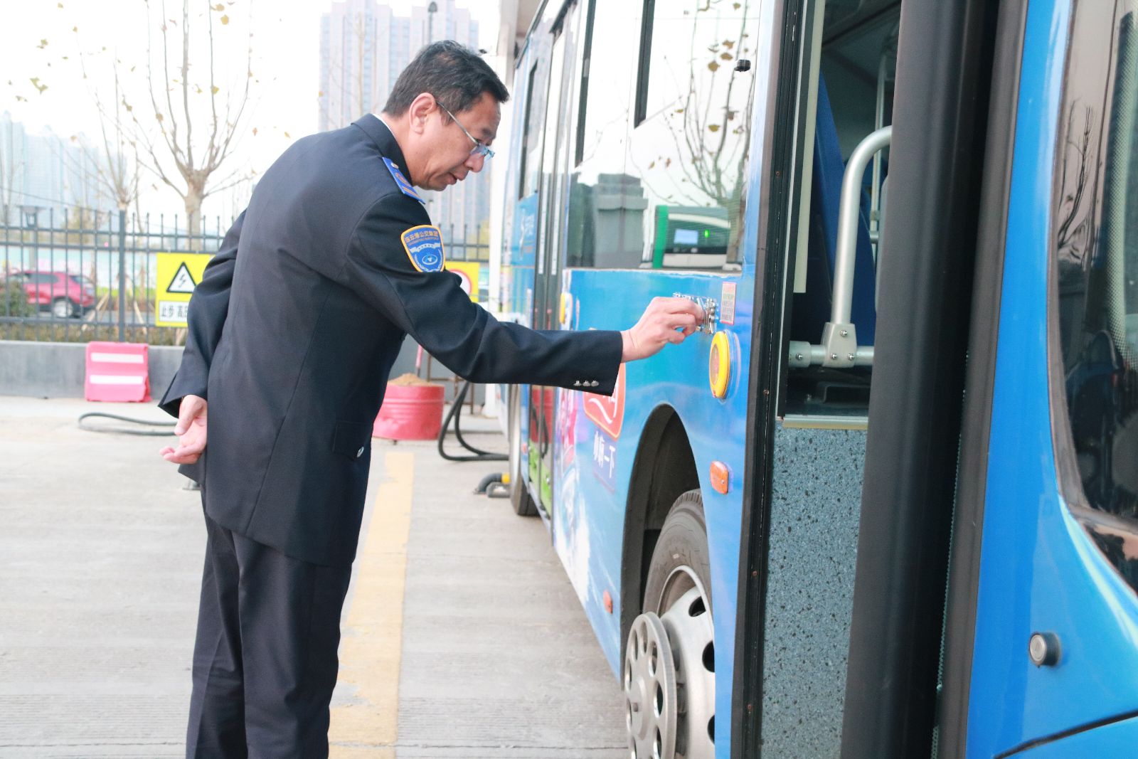 公交集團多項舉措認真做好創文創衛工作