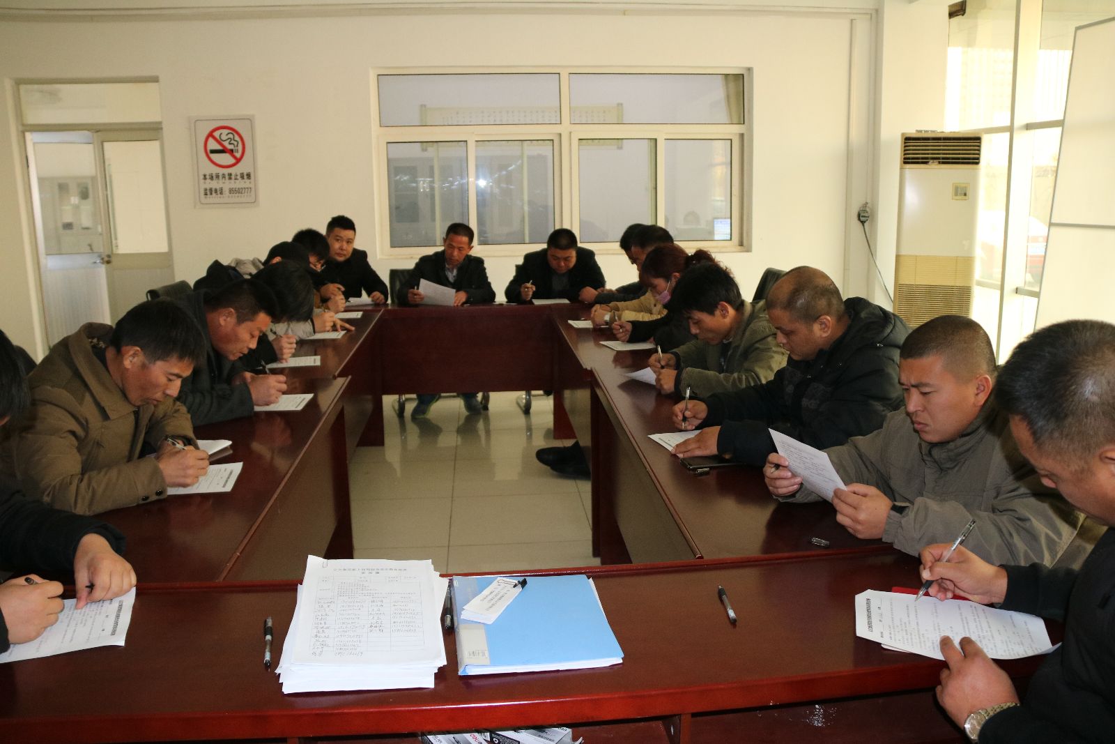 公交集團(tuán)開展新聘駕駛員崗前安全培訓(xùn)