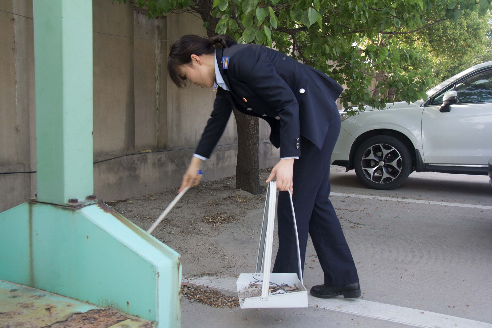 公交集團開展“五四”青年節場站衛生大清掃活動