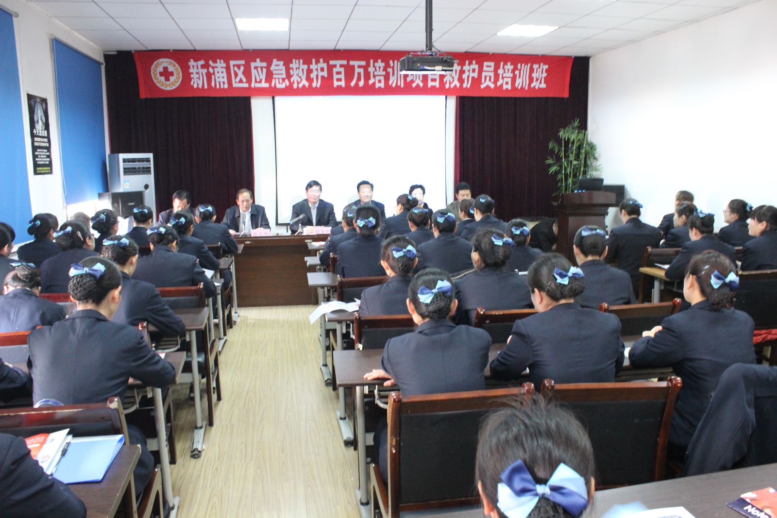 海通公交舉辦應(yīng)急救護知識講座